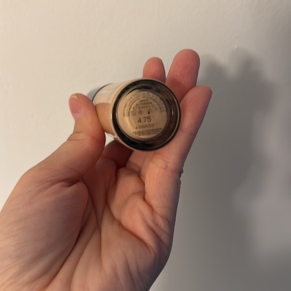 Giorgio Armani luminous silk flawlesss foundation - Picture 2 of 3